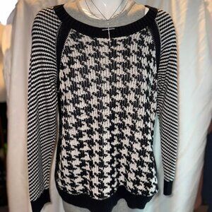 Vince Camuto Sweater